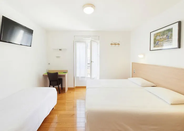 Hotel Darcet Paris