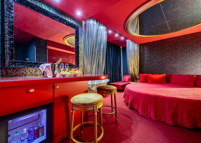 Base Hotel