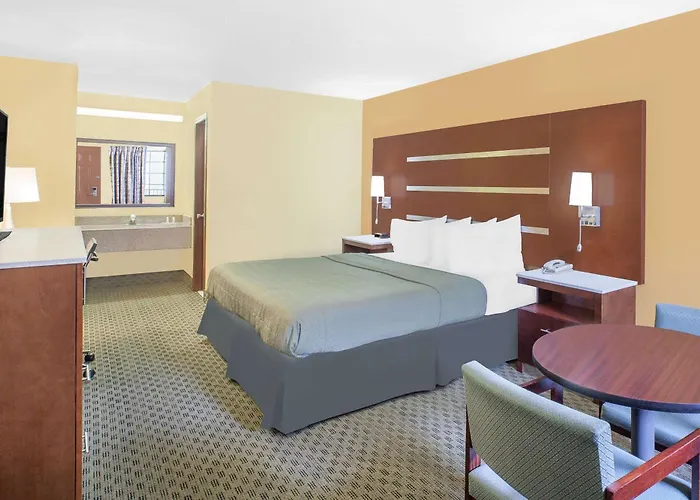 Days Inn By Wyndham Fayetteville