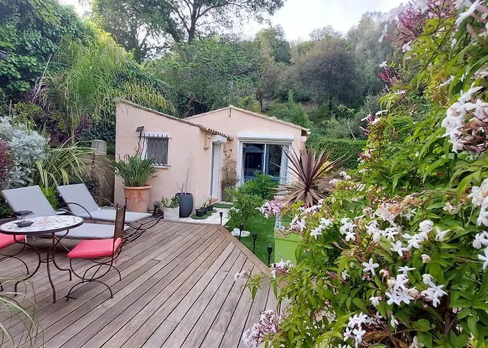 Dans Un Jardin Bb Et Jacuzzi