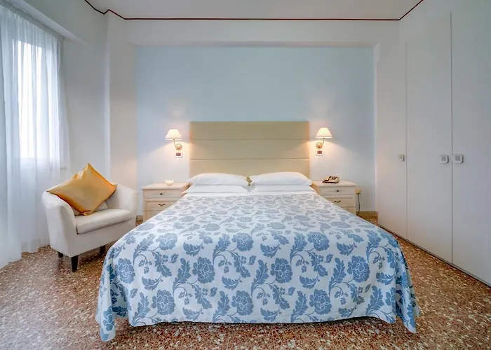 Hotel Carlton Beach Marebello
