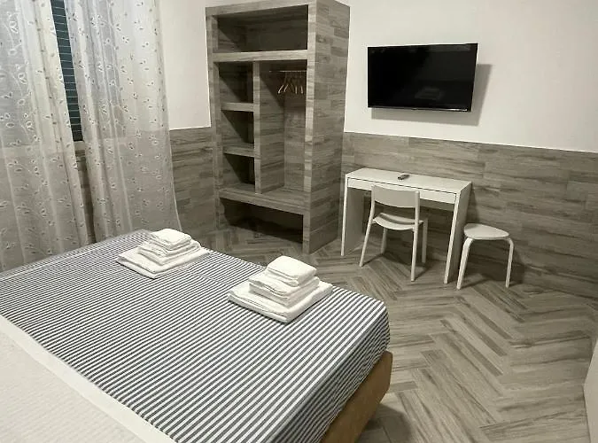 Holiday Rooms Rho