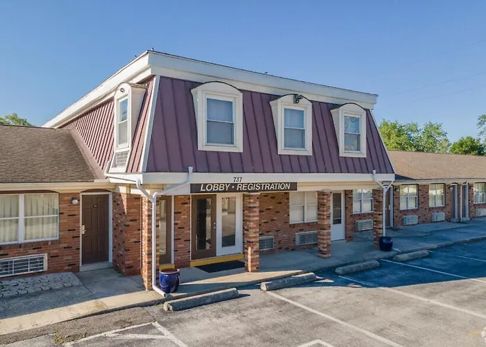 Fostoria Hotels