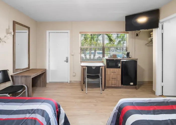 Tamiami Motel Naples