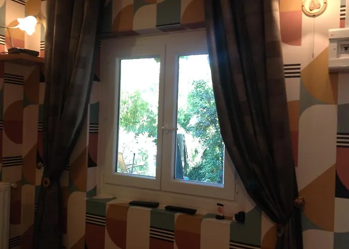 Hotel A L'Ombre Du Cedre à Hyères