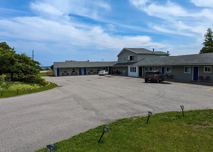 Huron Inn