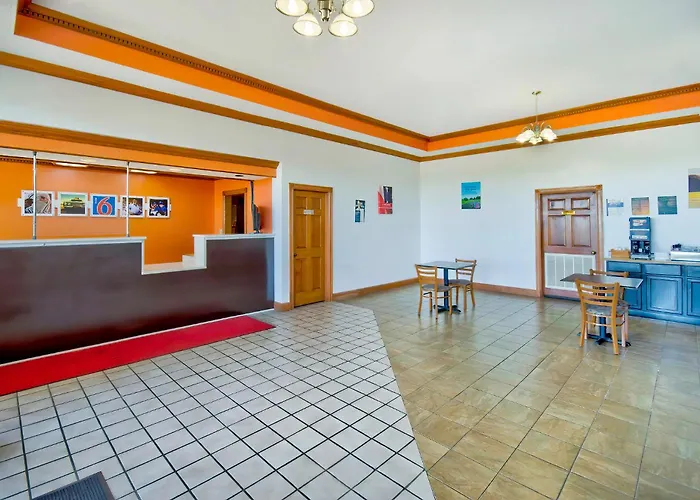 Motel 6-Grand Rivers, Ky