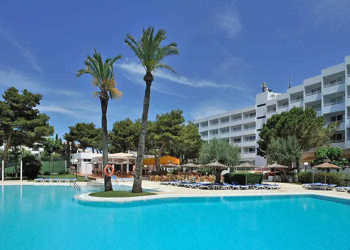 Hotels in Cala Blanca (Menorca)