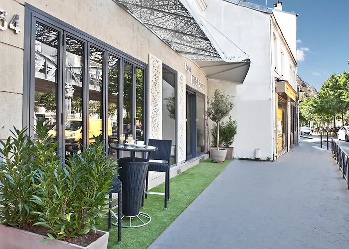 Hotel Eiffel Segur