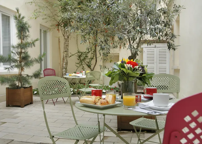 The Originals City, Hôtel Lecourbe, Paris Tour Eiffel (Inter-Hotel)