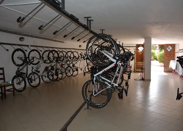 Hotel Li Graniti