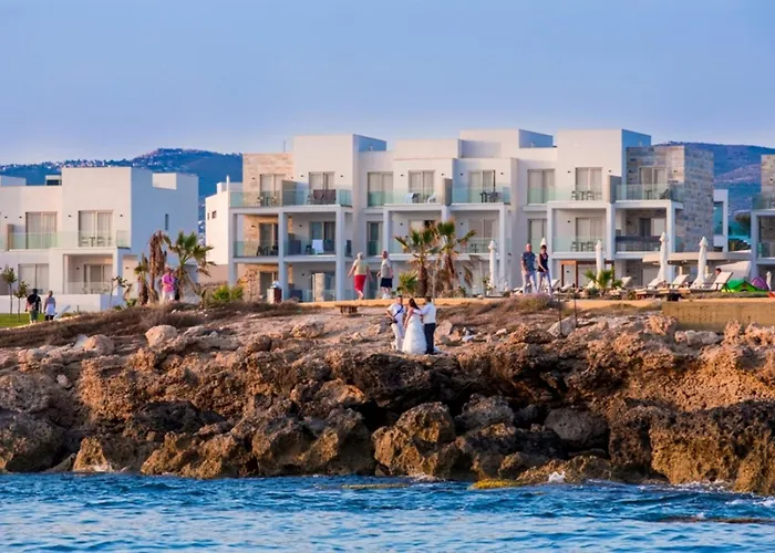 Amphora Hotel & Suites