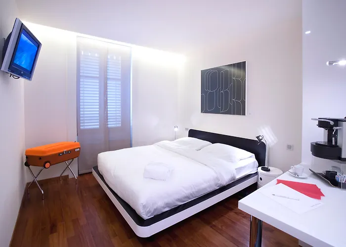 La Cour Des Augustins Boutique Gallery Design Hotel Genebra