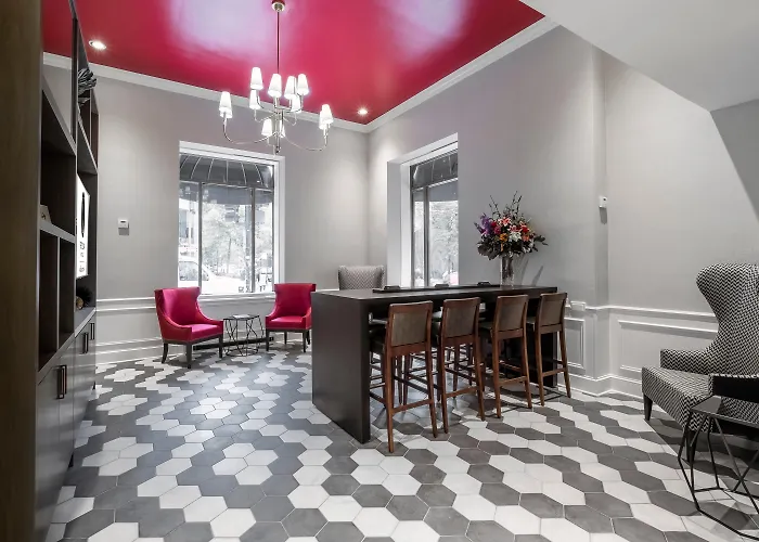 Hotel Saint Clair - Magnificent Mile Chicago