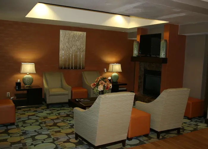 Sand Springs Hotels