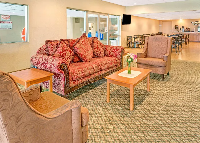 Travelodge By Wyndham Lincoln Airport I-80