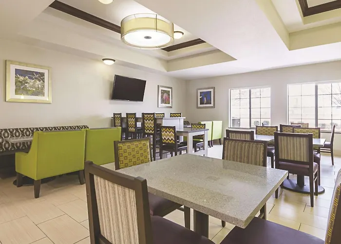 La Quinta By Wyndham Fresno Northwest Hotel