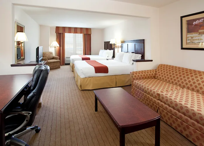 Holiday Inn Express Hotel & Suites Evanston By Ihg