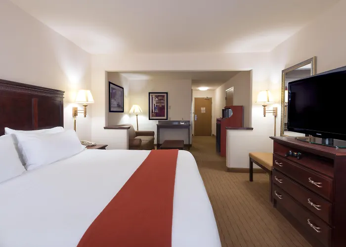Holiday Inn Express Hotel & Suites Evanston By Ihg