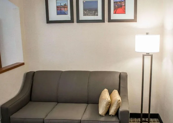 Comfort Suites Portland Southwest