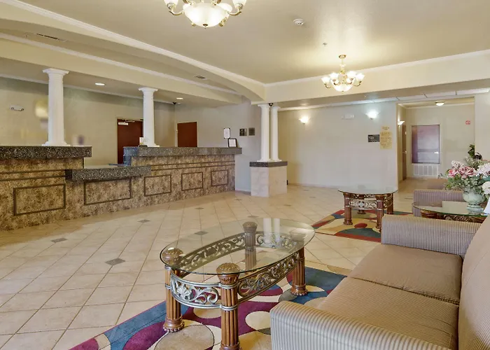 Quanah Hotels