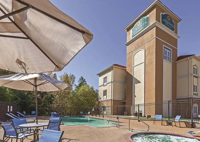 La Quinta By Wyndham Palestine Hotel
