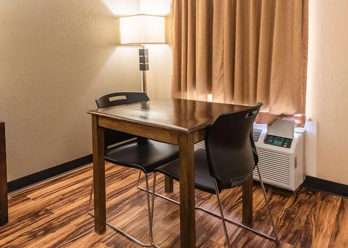Econo Lodge Hillsboro I-35