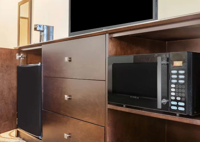 Beeville Hotels