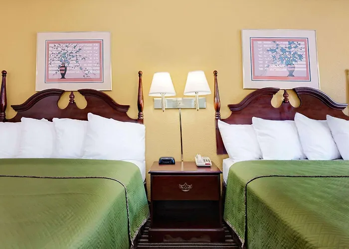 Travelodge By Wyndham Chambersburg