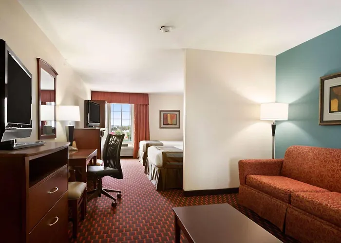Wingate By Wyndham San Marcos Hotel