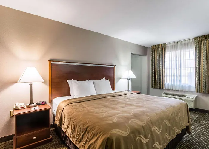 Quality Inn University Near Downtown San Marcos
