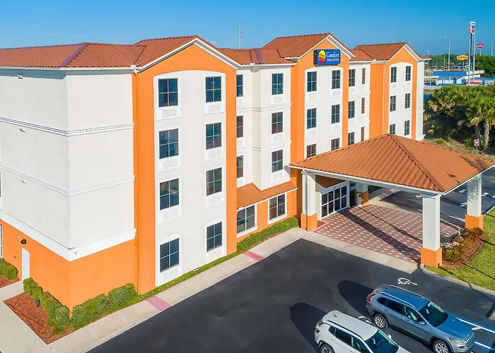 Comfort Inn & Suites Maingate South