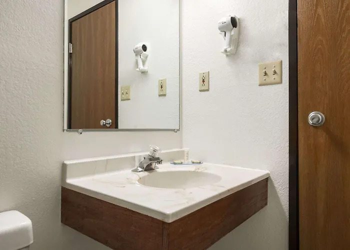 Brookville Hotels