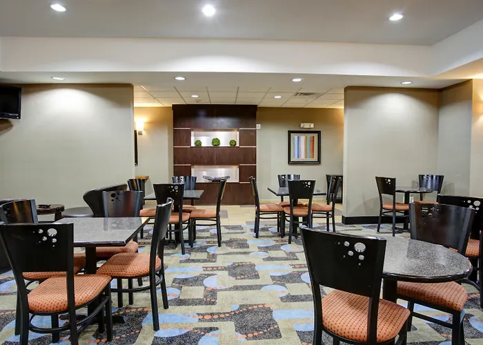 Flatonia Hotels