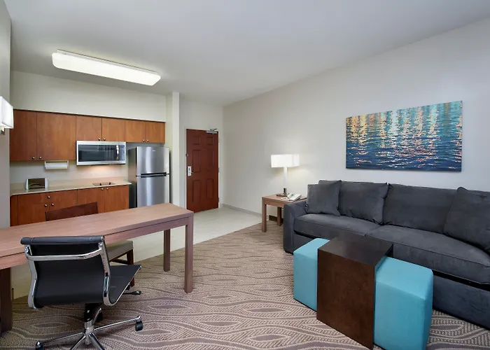 Hawthorn Extended Stay By Wyndham Naples Vineyards