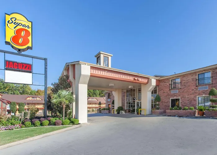 Super 8 By Wyndham Tyler Tx Hotel