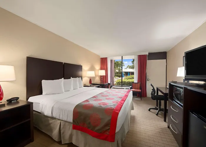Collins Hotel North Naples