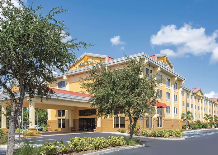 Comfort Inn & Suites Sarasota I75 The Meadows