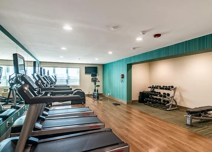 Holiday Inn Express & Suites Camarillo By Ihg