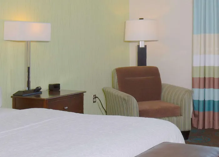 Suisun City Hotels