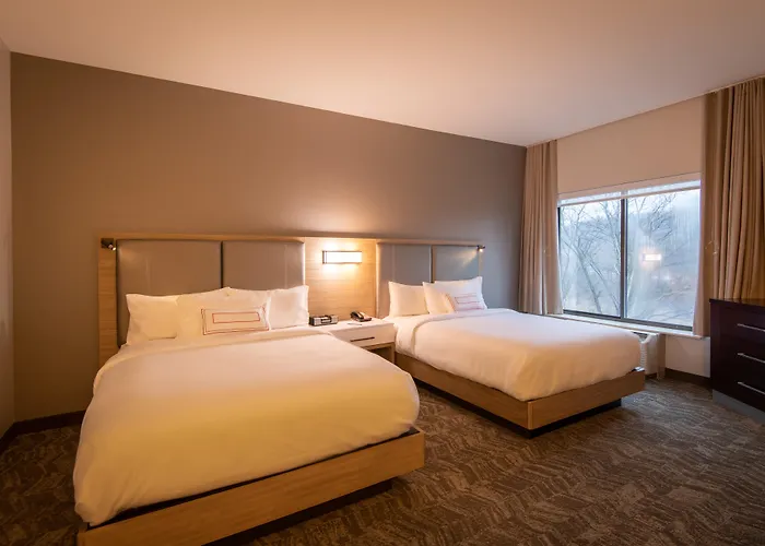 Tarrytown Hotels