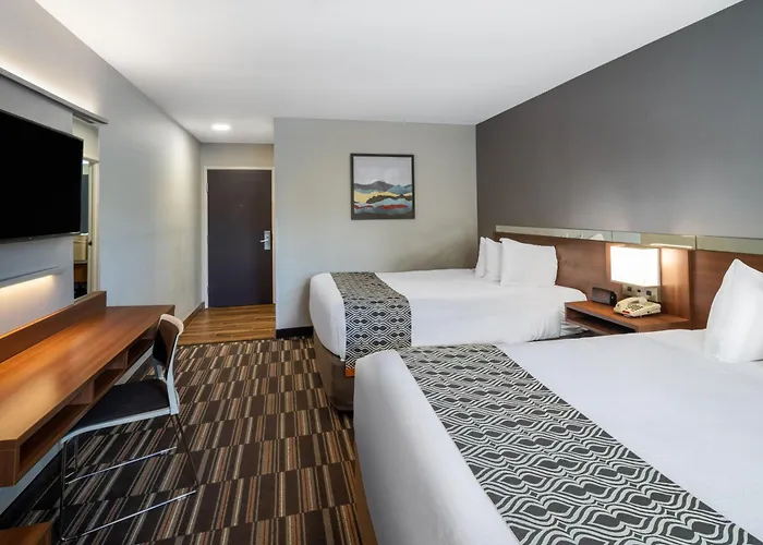 Pooler Hotels