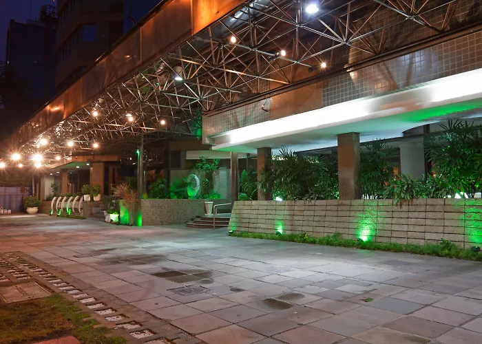 Master Porto Alegre Hotel - Av Carlos Gomes, Próximo ao Consulado Americano