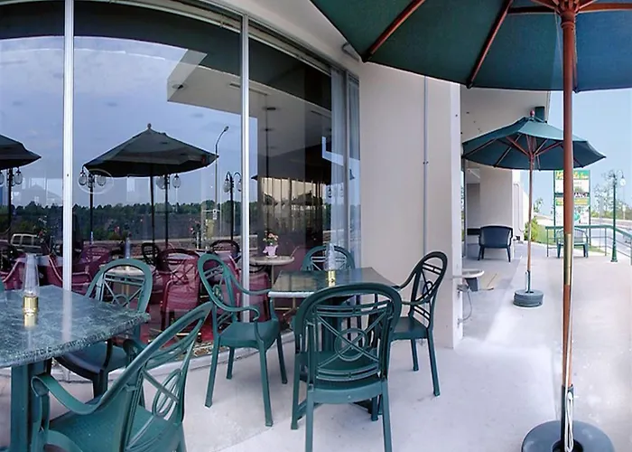 Travelodge By Wyndham Niagara Falls Fallsview