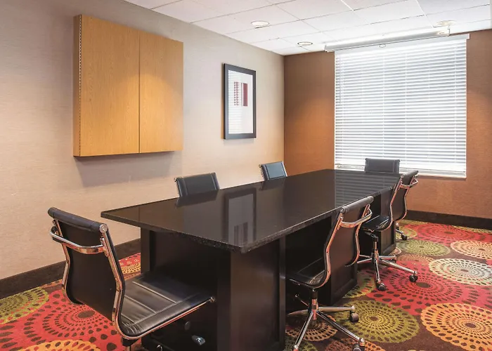 Holiday Inn Express St. Louis Arpt - Maryland Hgts, An Ihg Hotel