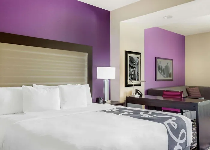 McAllen Hotels for Romantic Getaway