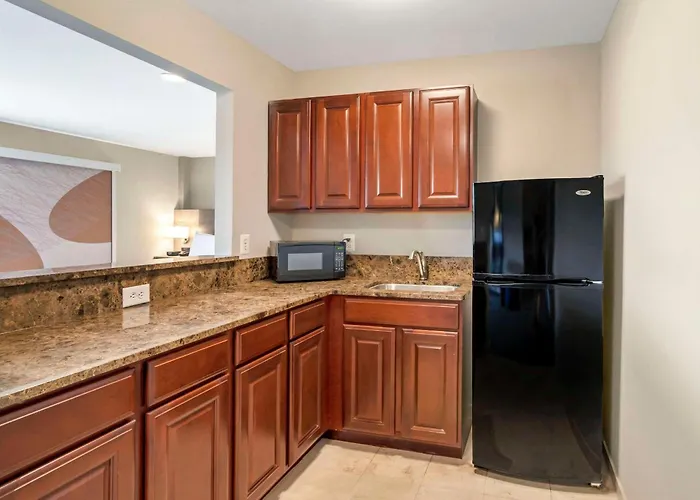 Leonardtown Hotels