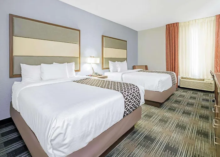 La Quinta By Wyndham Guthrie Hotel