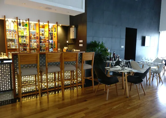 Ocean Edge Suites & Hotel Colombo