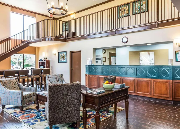 Quality Suites Paducah I-24